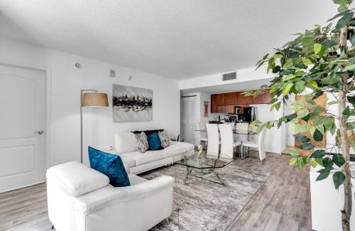 Brickell Apartment | Skyline Water View 2BR Apartment free parking