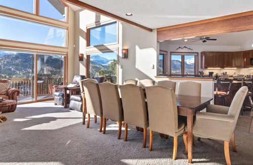 Windcliff Estates House | Skyview Luxury Vacation Rental By Windcliff Homes 5 Bedroom Home by RedAwning