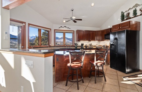 Windcliff Estates House | Skyview Luxury Vacation Rental By Windcliff Homes 5 Bedroom Home by RedAwning