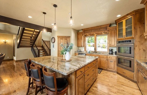 Coeur d'Alene House | Skyview Perch | Master Craftsmanship w/Lake Views