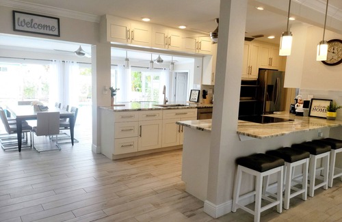 Lighthouse Point House | SkyVilla 4Bedroom, heated pool, minutes from beach