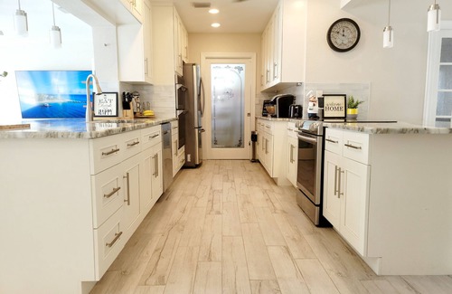 Lighthouse Point House | SkyVilla 4Bedroom, heated pool, minutes from beach