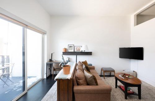 Milwaukee Apartment | Skywalk to Fiserv 1BR with Rooftop, Gym, and Parking
