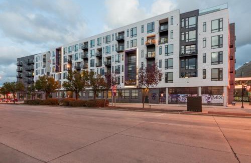 Milwaukee Apartment | Skywalk to Fiserv 1BR with Rooftop, Gym, and Parking