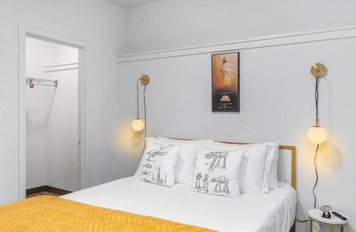 North Queen Anne Apartment | Skywalker Rebel Base
