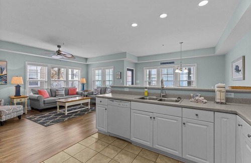 Atlantic Beach Condo | Slack Tide 3 Bedroom Condo by RedAwning
