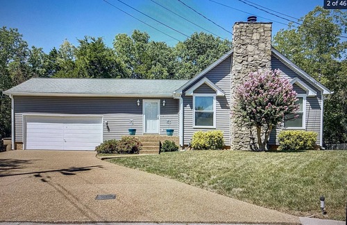 Nashville House | Slagledipityville Lake House/Lakefront & 12 miles from DT/Broadway Street