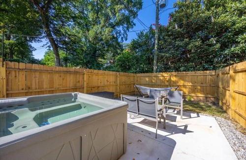 Columbia House | Slam Dunk *NEW HOT TUB*