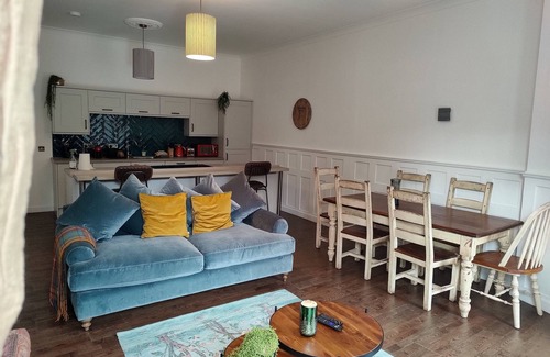 Craiglockhart Condo | Slateford House 1770 - The Jacobite's stronghold - 3 Bedroom Apartment