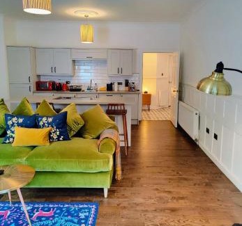 Kingsknowe Apartment | Slateford House 1770 Luxury Aparthotel by The House of Danu