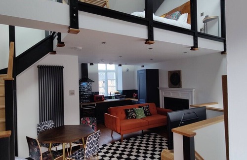 Slateford Apartment | Slateford1770 - The Artist's Retreat - 2 Bed