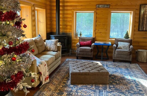 Conover House | Sled Inn - Secluded 5 Acres and ON the Trails!! 500 Feet From Drive to Trails