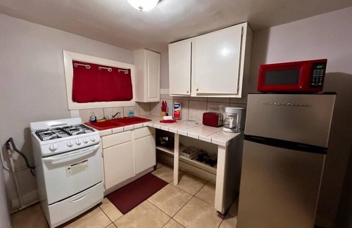 South Memphis Apartment | Sledge 5 Cozy 2 BR Escape
