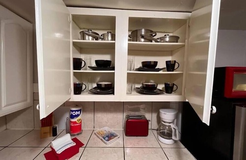 South Memphis Apartment | Sledge 5 Cozy 2 BR Escape