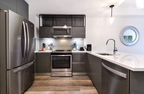 Shawmut Apartment | Sleek 1BR Near Beacon Hill | Great Amenities | Downtown Boston
