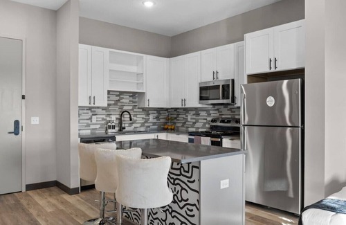 South Nashville Apartment | Sleek 1BR Near Broadway - Comfort & Convenience!