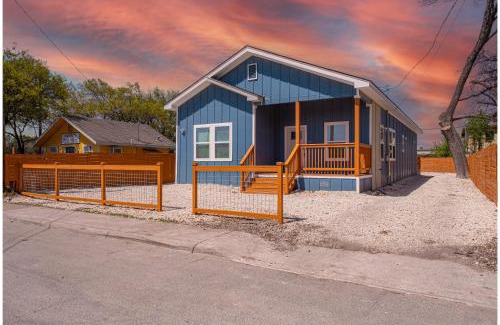 Denver Heights House | Sleek 4BR3BA Urban Living w Downtown Views