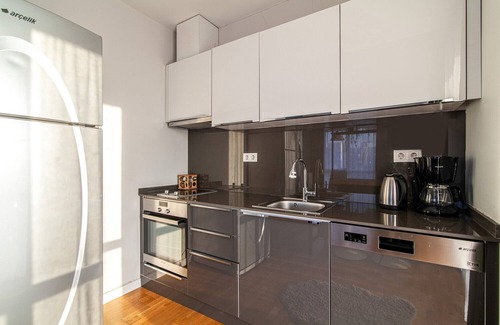 Kagithane Apartment | Sleek and Modern Flat in Istanbul