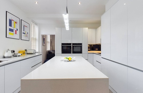 Chester Apartment | Sleek and modern, located near the historical City Of Chester and Chester Zoo