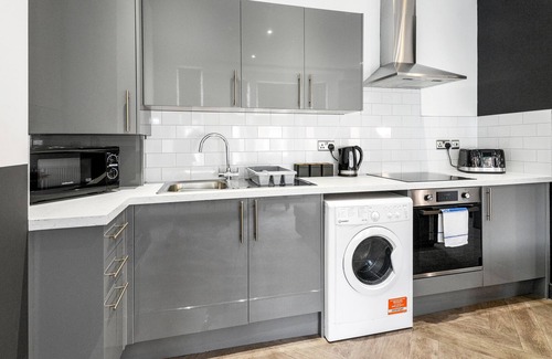 Forest Fields Apartment | Sleek and Stylish Converted 1Bed Flat