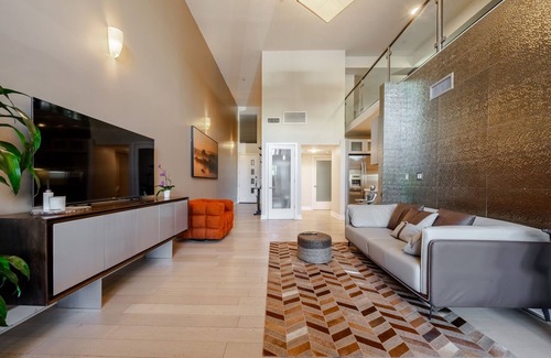 Miracle Mile Apartment | Sleek Art Loft in Beverly Grove