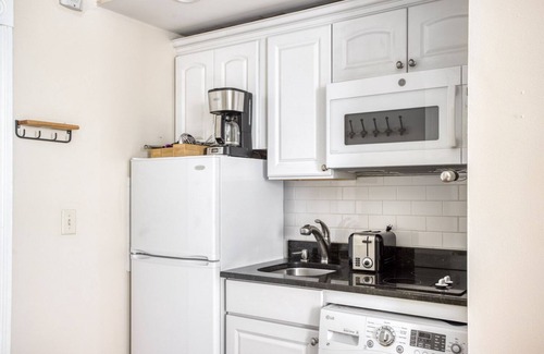 Back Bay Apartment | Sleek Back Bay 1BR w/W/D nr Newbury St, by Blueground
