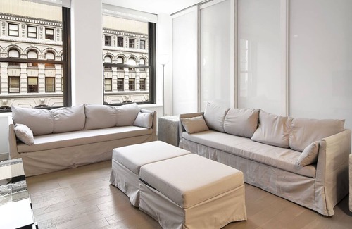 Downtown Buffalo Apartment | Sleek Buffalo /Niagara Condo with free parking- 9 mins to Buffalo General Hospital