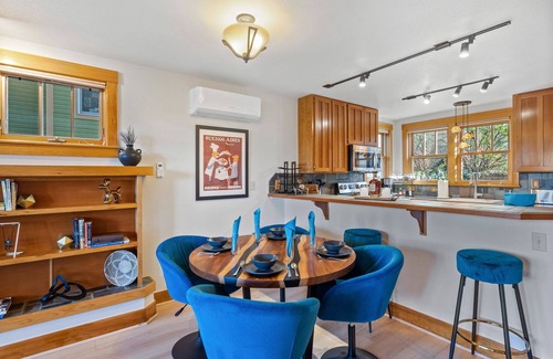 River Rock Condo | Sleek Condo – Near Park, Poudre River and Old Town