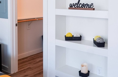 Oak Cliff Apartment | Sleek Dallas Studio in Bishop Arts