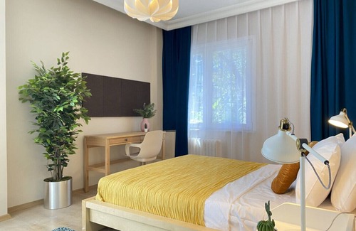 Sisli Apartment | Sleek Flat w Balcony 4 min to Cevahir Mall