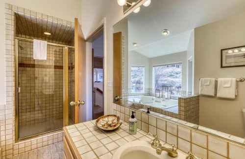 Truckee House | Sleek Hill Haven with Martis Valley Views
