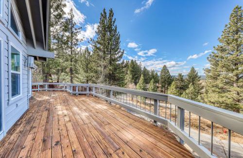 Truckee House | Sleek Hill Haven with Martis Valley Views