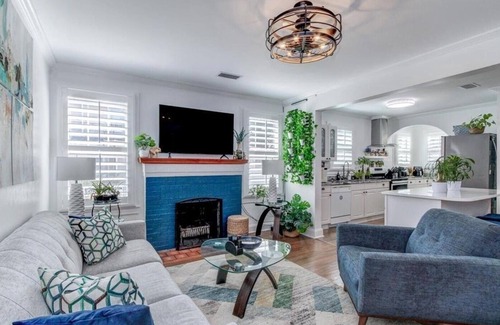 Fairfax Apartment | Sleek Jacksonville Gem Perfect for Two Unit 3