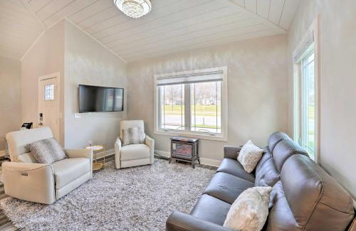 Ludington House | Sleek Ludington Haven Less Than 1 Mi to Lake Michigan