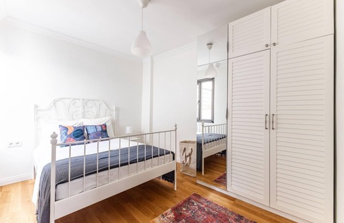 Moda Apartment | Sleek, Luminous, Central Flat 10 min to Moda