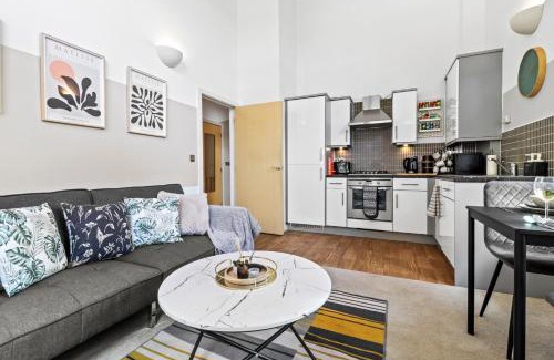 Milton Keynes Apartment | Sleek Modern City Apartment