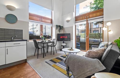 Milton Keynes Apartment | Sleek Modern City Apartment