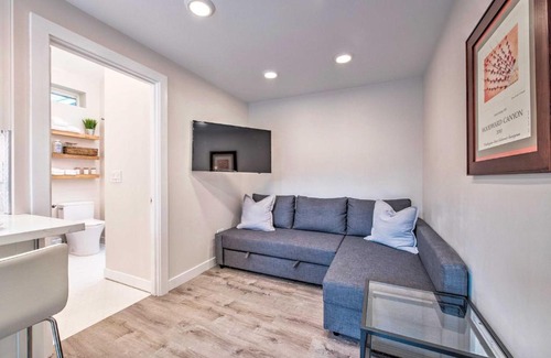 Haller Lake House | Sleek Modern Home with Patio, 8 Mi to Dtwn Seattle!