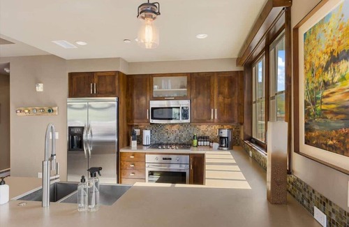 Downtown Steamboat Springs Condo | Sleek Mountain Retreat | Downtown | Summer A/C