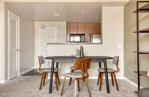 Old Pasadena Apartment | Sleek Pasadena 1BR w/Gym & Pool, nr Colorado Ave, by Blueground