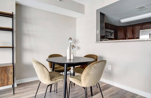 Pentagon City Apartment | Sleek Pentagon City 1BR w/W/D, Gym & Lounge, near Metro, by Blueground