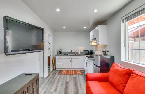 San Fernando Apartment | Sleek San Fernando Studio about 14 Mi to Universal