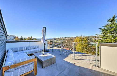 North Queen Anne House | Sleek Seattle Home with Rooftop Patio and Views!
