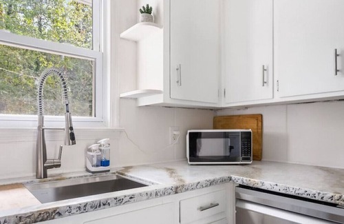 St. Andrews House | Sleek & Stylish 3BR | Pet Friendly | Sleeps 6