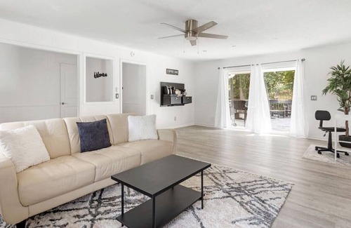 St. Andrews House | Sleek & Stylish 3BR | Pet Friendly | Sleeps 6