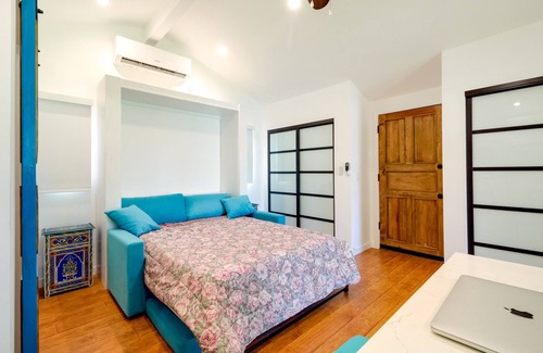 Woodland Hills Apartment | Sleek Woodland Hills Retreat w/ Shared Pool & Yard