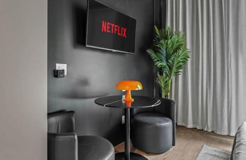 Historic Ybor Apartment | Sleek Ybor Studio Free Parking Minutes to DT