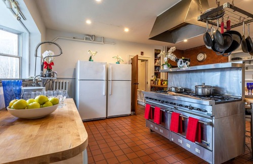 Manchester Center House | Sleep 34 in HUGE VT Mansion! 15 bedrms/12 bath: Ski, weddings, family reunions, Yoga, corporate, Dogs loved