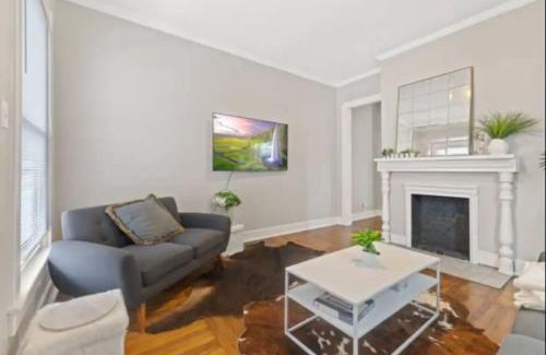 Fountain Square House | Sleep 8-King - 1600-sqft - Fountain Sq -Baby