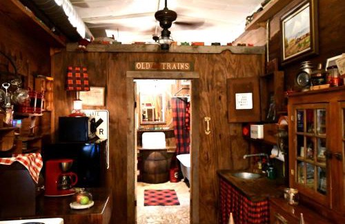 Glen Rose House | Sleep in Authentic Railcar Rental for Unique Experience near Fort Worth